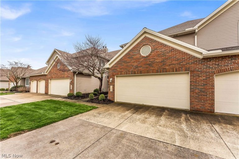 120 Ambleside Way, Amherst, OH - Photo 2