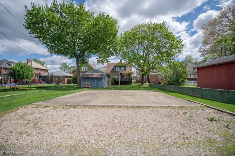 716 Dawson Street, Uhrichsville, OH - Photo 6