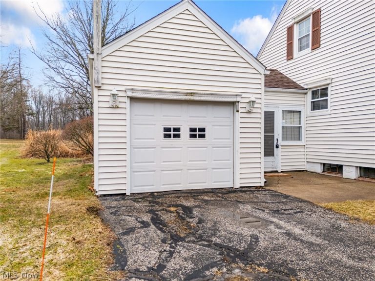 9482 Highland Drive, Brecksville, OH - Photo 5