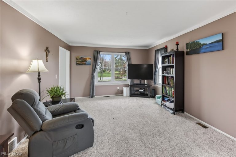 30 Chelmsford Drive, Aurora, OH - Photo 6