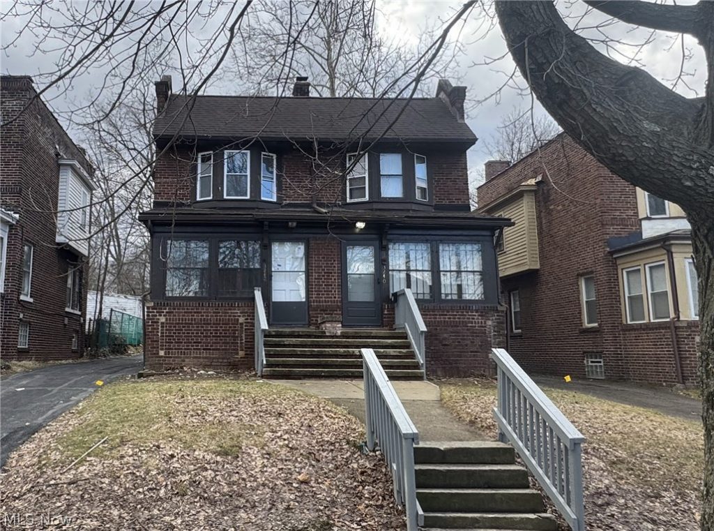 3242 Sycamore Road #Left Side, Cleveland Heights, OH