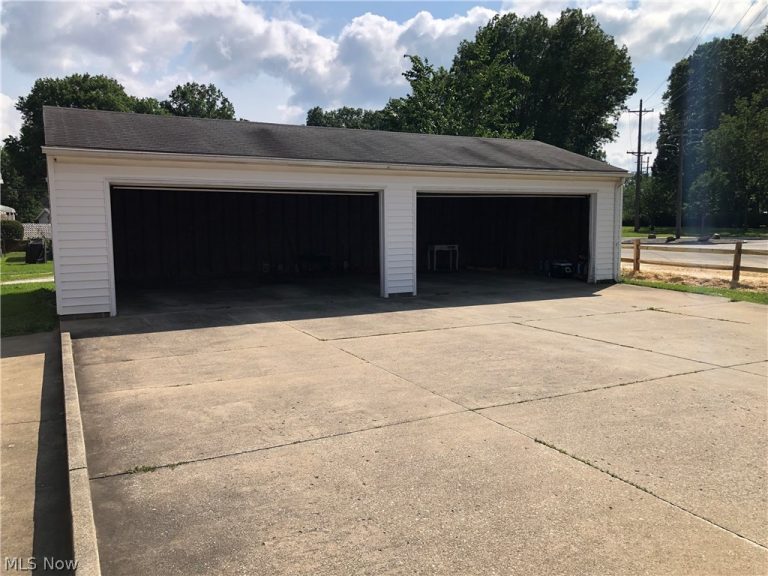 2940 6th Street #4, Cuyahoga Falls, OH - Photo 2