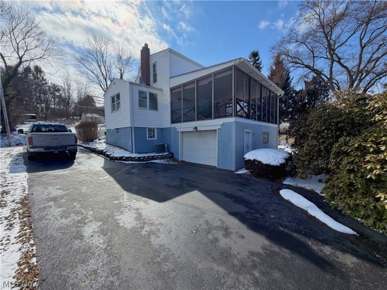 403 Burrows Avenue, East Liverpool, OH - Photo 5
