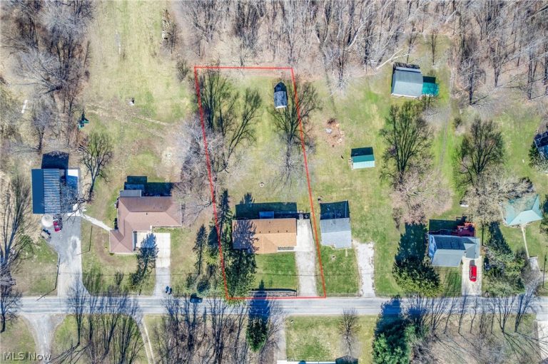 16305 Sperry Road, Vermilion, OH - Photo 5
