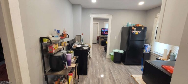 3568 67th Street, Cleveland, OH - Photo 4