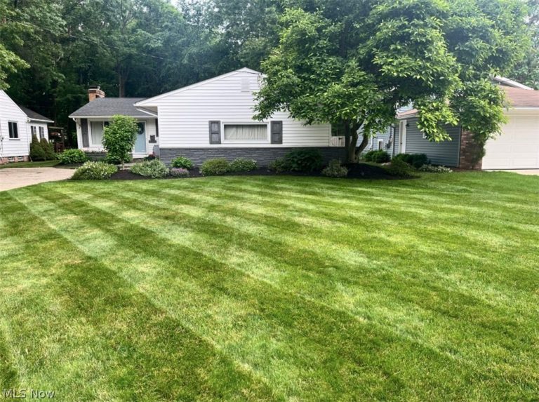 27015 Kennedy Ridge Extension, North Olmsted, OH - Photo 2