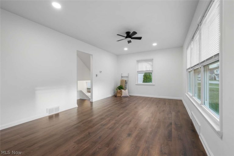 3041 Hudson Drive, Cuyahoga Falls, OH - Photo 4