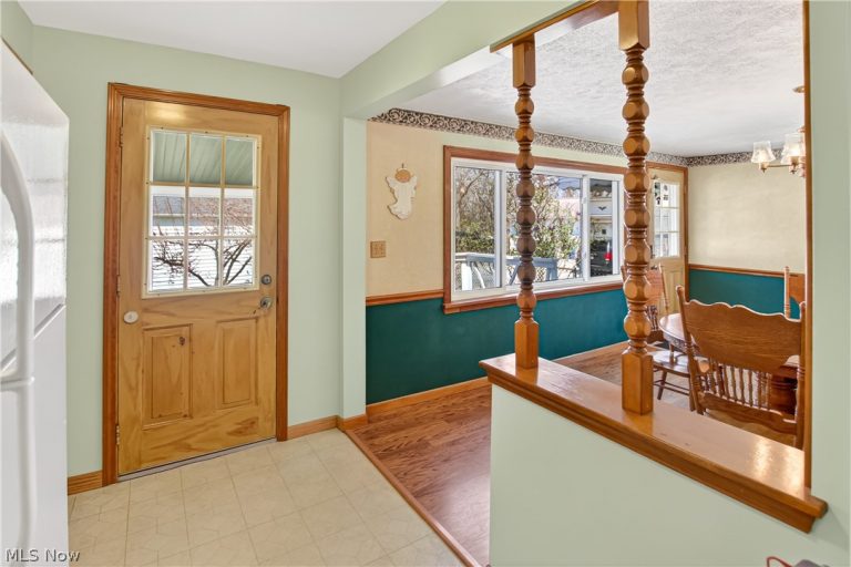 10004 Manoa Avenue, Brooklyn, OH - Photo 5