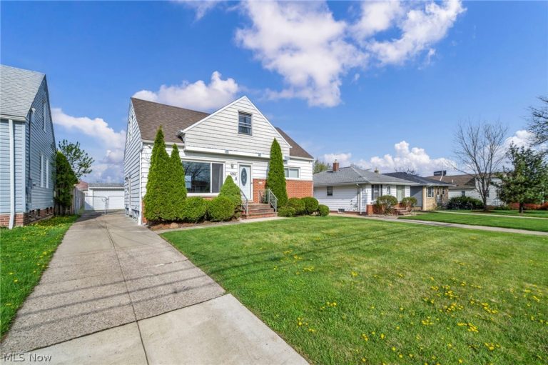 5360 131st Street, Garfield Heights, OH - Photo 2