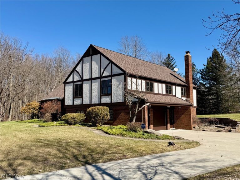 11469 Fowlers Mill Road, Chardon, OH - Photo 2