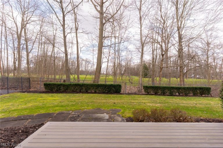 600 The Greens, Howland, OH - Photo 8