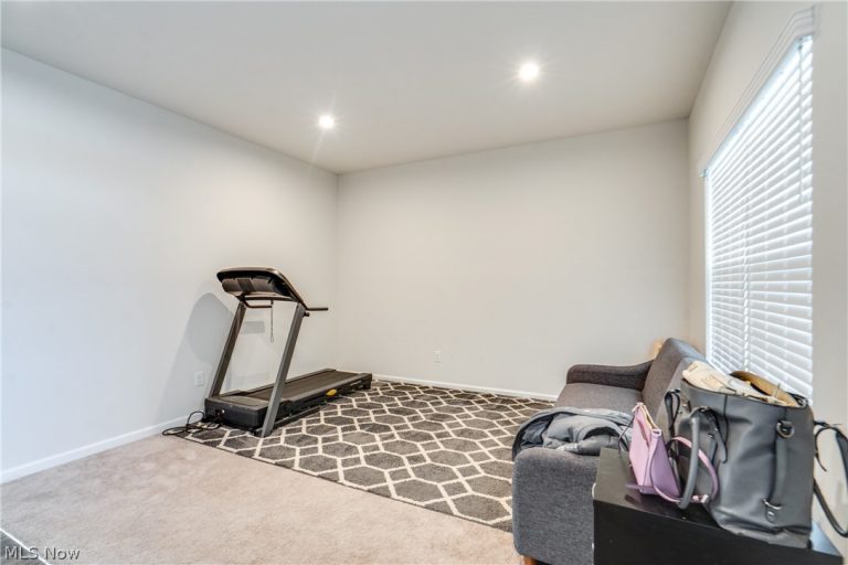 2326 Orchard Circle, Ravenna, OH - Photo 6