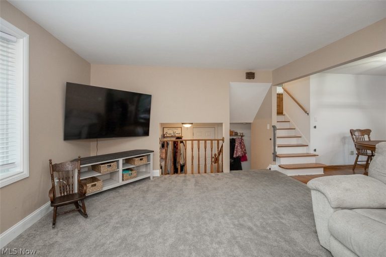 8493 Webster Road, Strongsville, OH - Photo 8