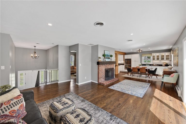 13971 Fox Hollow Drive, Novelty, OH - Photo 3