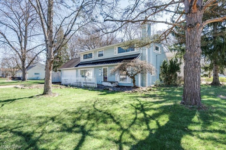 22 Van Doren Drive, Cuyahoga Falls, OH, 44221