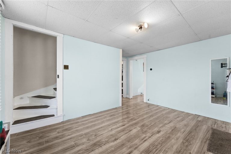 110 Dewey Avenue, Freeport, OH - Photo 4