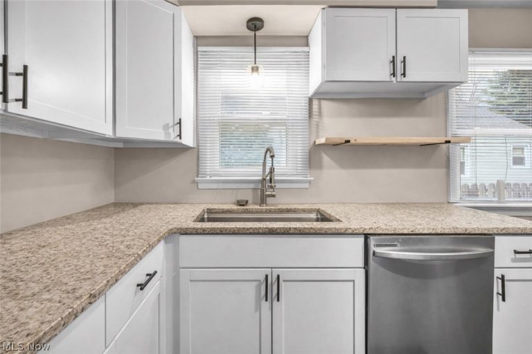 85 205th Street, Euclid, OH - Photo 6