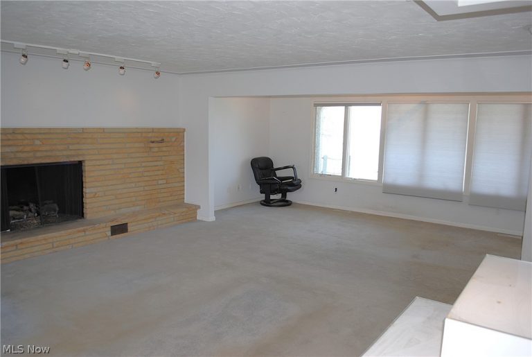 2025 Erie Avenue, Lorain, OH - Photo 6