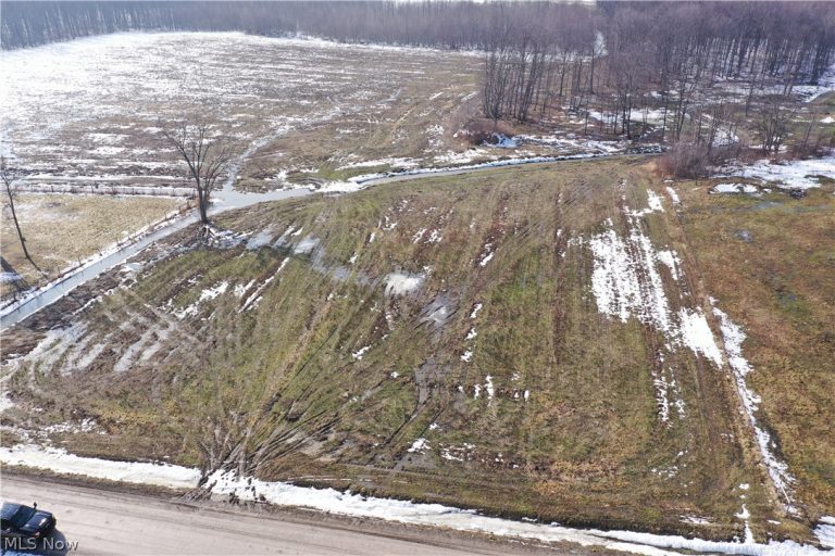 Adams Road, Kingsville, OH, 44048