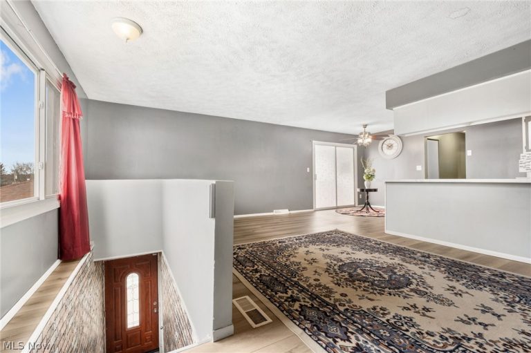 405 Baldwin Road, Akron, OH - Photo 5