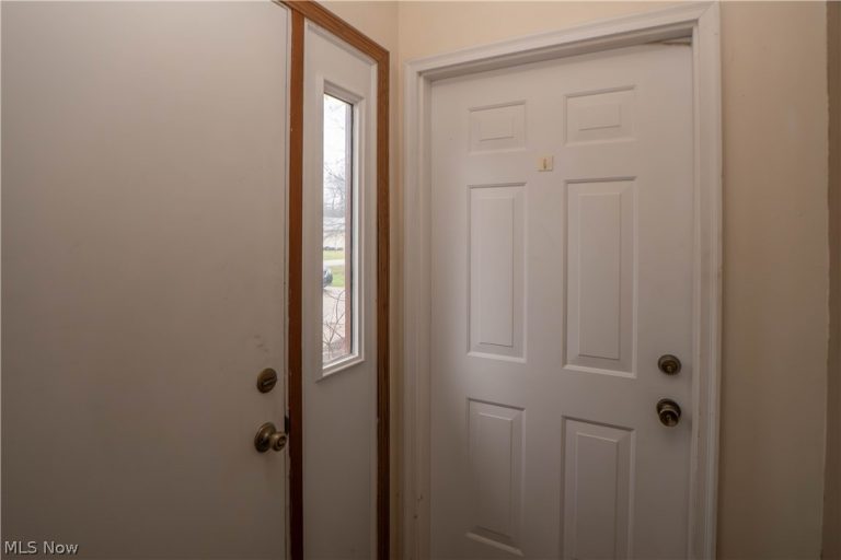 3070 Lancer Street, North Canton, OH - Photo 2