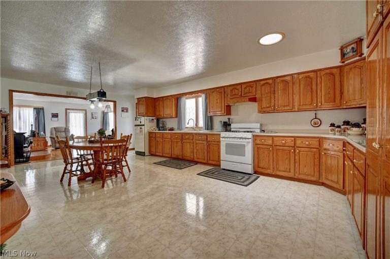 3620 Geauga Portage Easterly Road, West Farmington, OH - Photo 8
