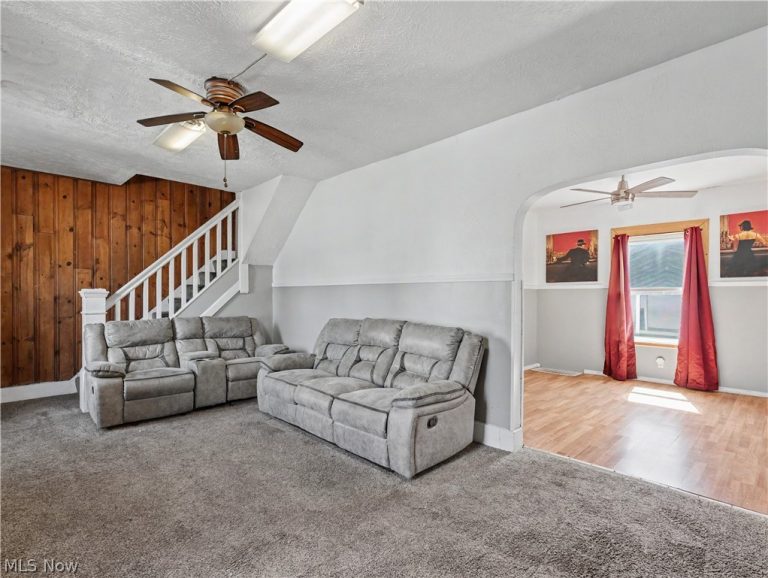 2012 Harmont Avenue, Canton, OH - Photo 2