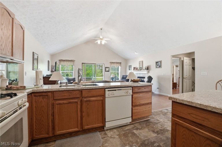 8047 Ravenna Road, Concord Twp, OH - Photo 5