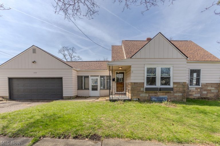 1582 Evergreen Avenue, Akron, OH, 44301