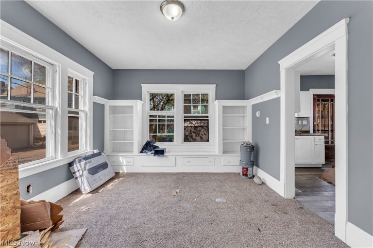 9303 Kempton Avenue, Cleveland, OH - Photo 5