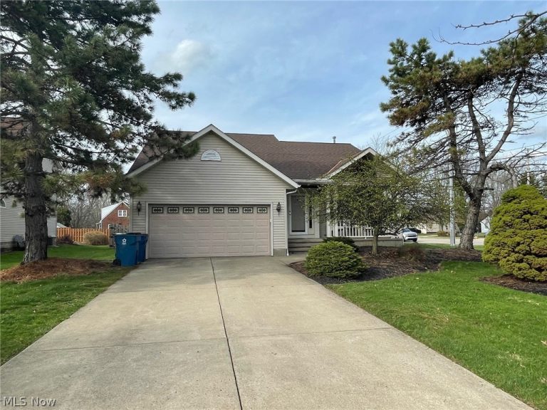 38445 Westminster Lane, Willoughby, OH - Photo 2