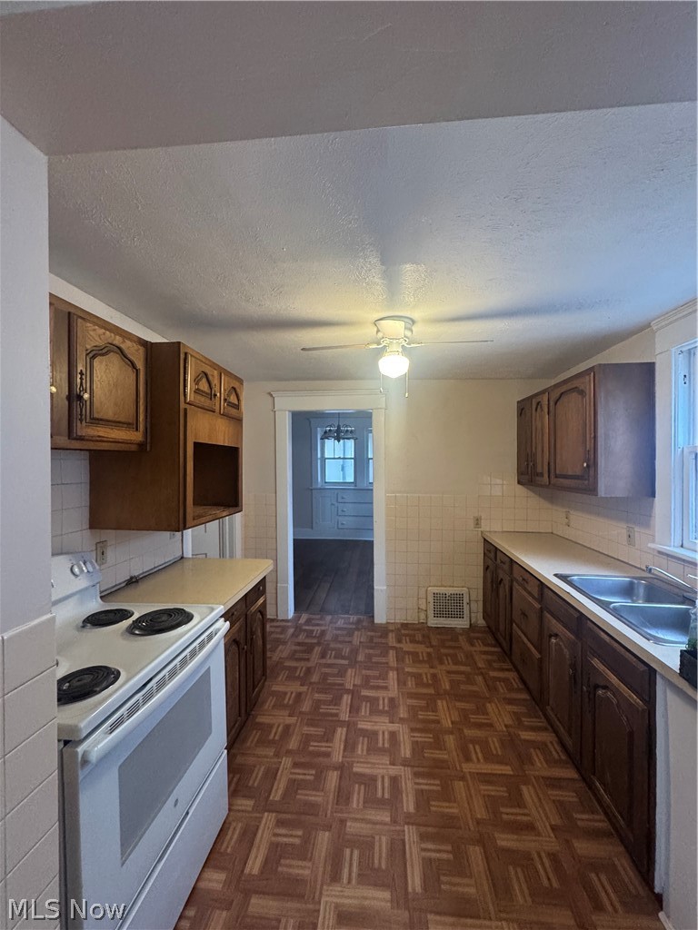 577 Rhodes Avenue, Akron, OH - Photo 5