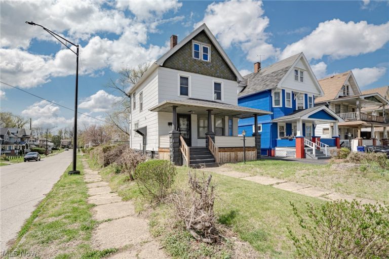 1484 135th Street, East Cleveland, OH - Photo 2