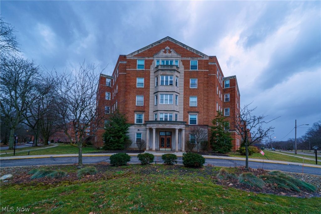 13800 Fairhill Road #101, Shaker Heights, OH