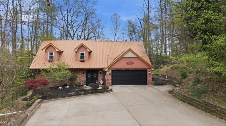 8 Poplar Drive, Vienna, WV, 26105