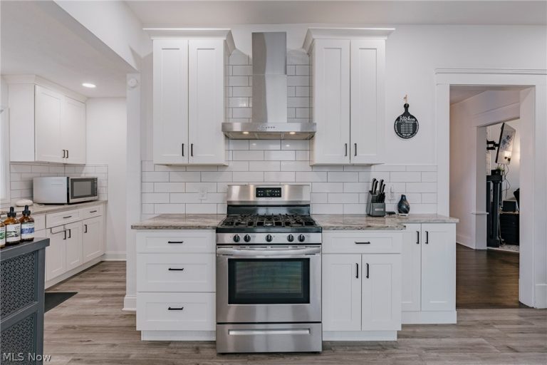 4602 Beta Avenue, Newburgh Heights, OH - Photo 8