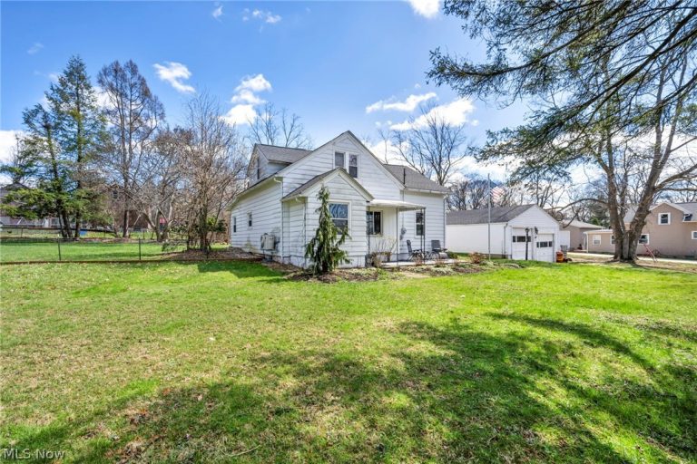 591 Long Drive, Norton, OH - Photo 4