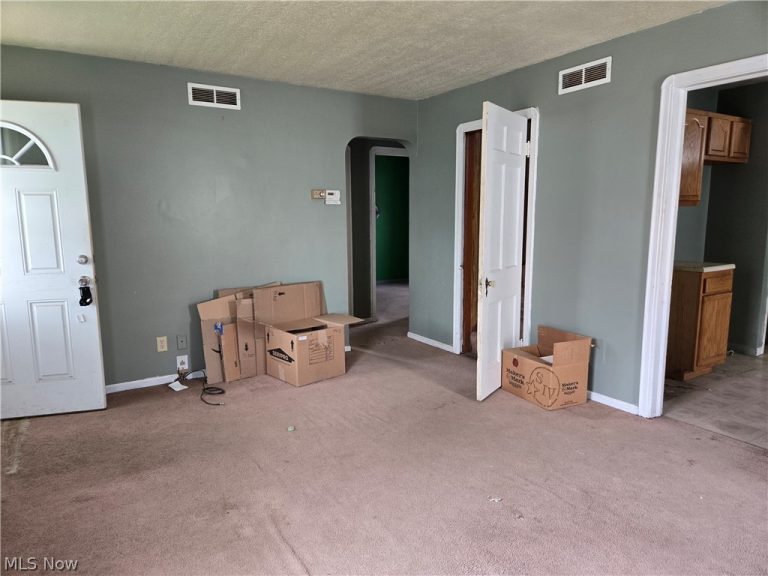 12416 Mortimer Avenue, Cleveland, OH - Photo 6