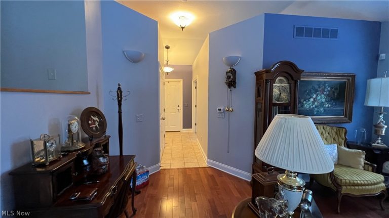 26727 Rue Saint Anne Court, Warrensville Heights, OH - Photo 8