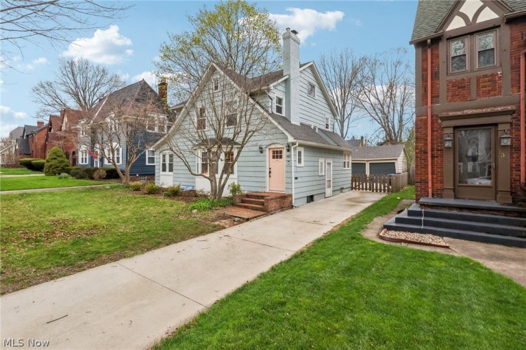 141 Melbourne Avenue, Akron, OH - Photo 2