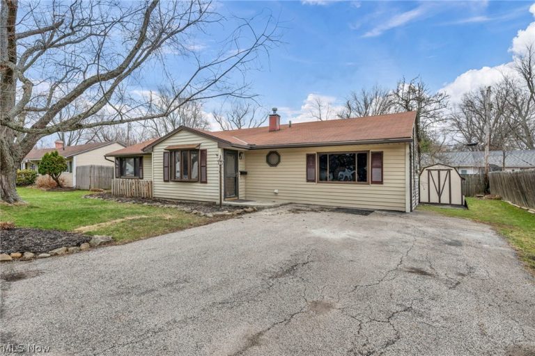 7366 Primrose Drive, Mentor on the Lake, OH - Photo 5