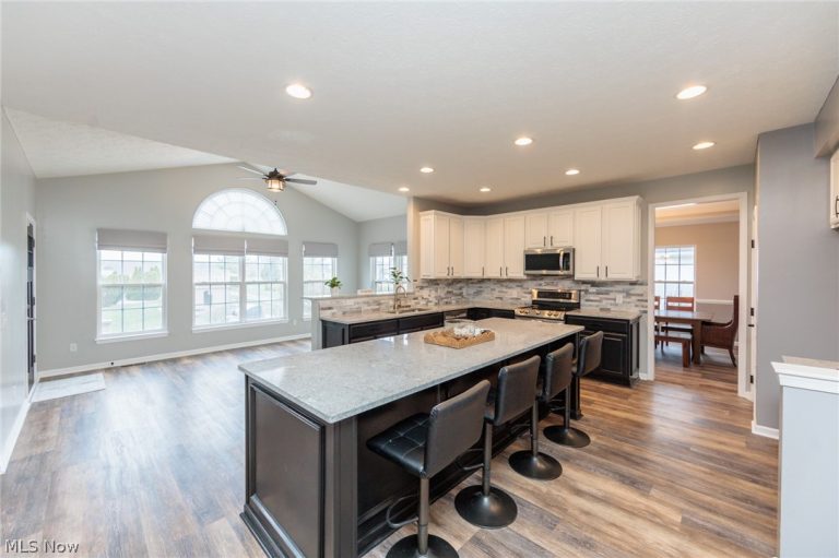 3330 Stillwater Drive, Medina, OH - Photo 6