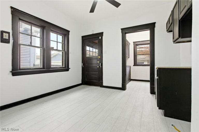 11816 Buckingham Avenue, Cleveland, OH - Photo 6