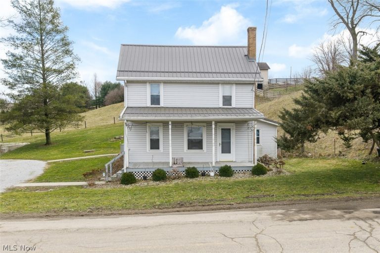 18029 Jericho Road, Dalton, OH - Photo 2