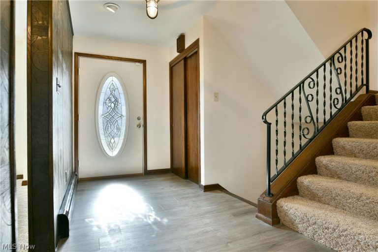 9 Hillside Drive, Girard, OH - Photo 6