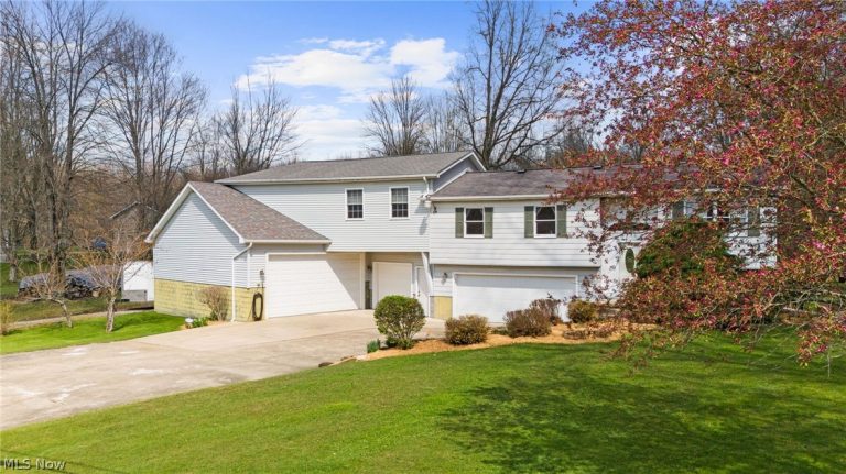 2837 Mahan Denman Road, Bristolville, OH - Photo 2