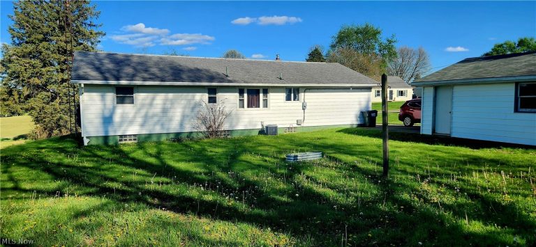 253 Oregon Avenue, Louisville, OH - Photo 3