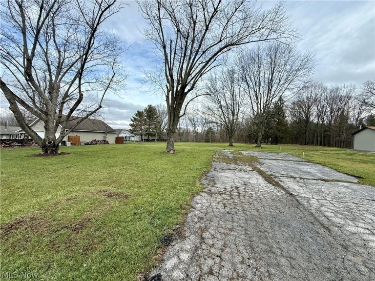 9914 Hill Drive, Canfield, OH - Photo 2