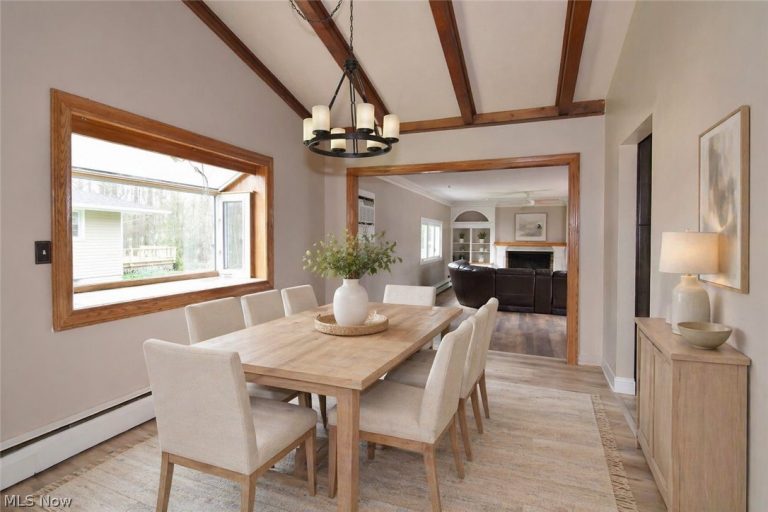 381 Hickory Hill Road, Chagrin Falls, OH - Photo 8