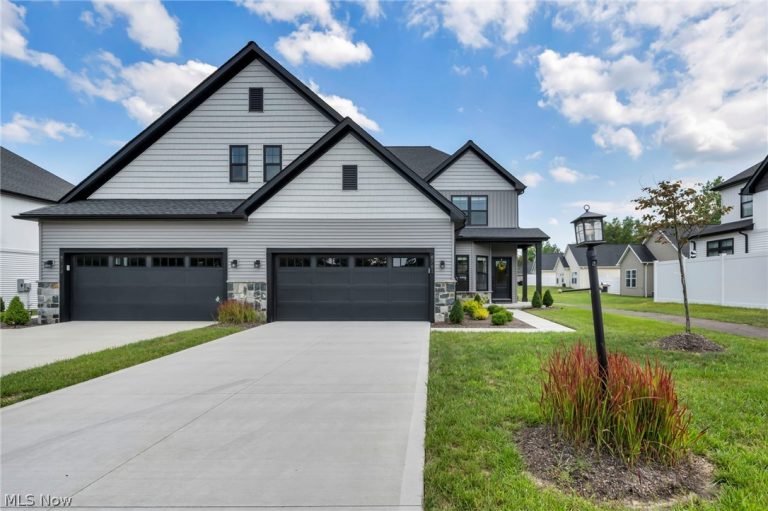 8761 Windfall Court, North Royalton, OH - Photo 2